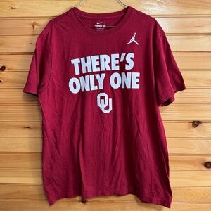 Nike Oklahoma University Sooners There’s Only One Red Logo Tee Large